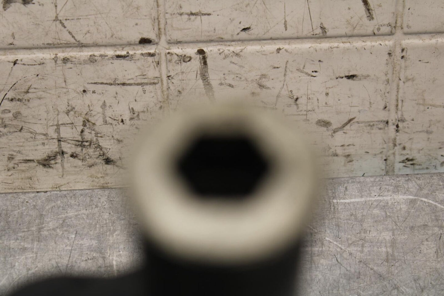 2000 Kawasaki Ninja ZX9R ZX900F FRONT WHEEL RIM AXLE PIVOT BOLT 41068-1404 BB70