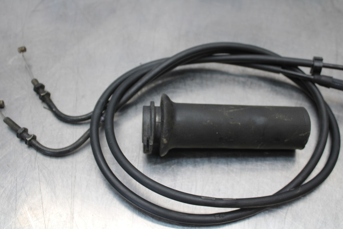 05 TRIUMPH ROCKET III THROTTLE CABLES LINES BB186