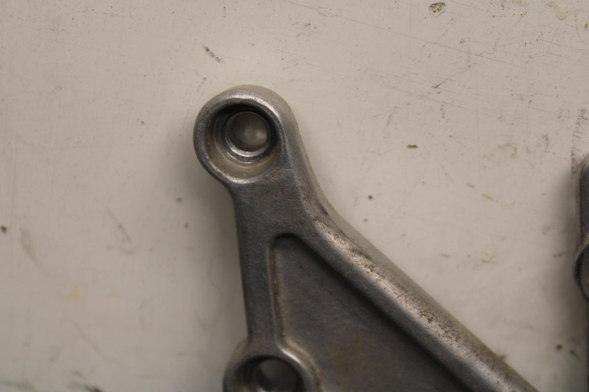 06-07 HONDA CBR1000RR RIGHT REARSET REAR SET DRIVER FOOT PEG REST STOP BB99