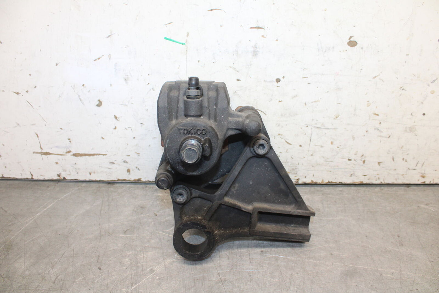 09-12 KAWASAKI NINJA ZX6R REAR BACK BRAKE CALIPER W MOUNT BRACKET BB698