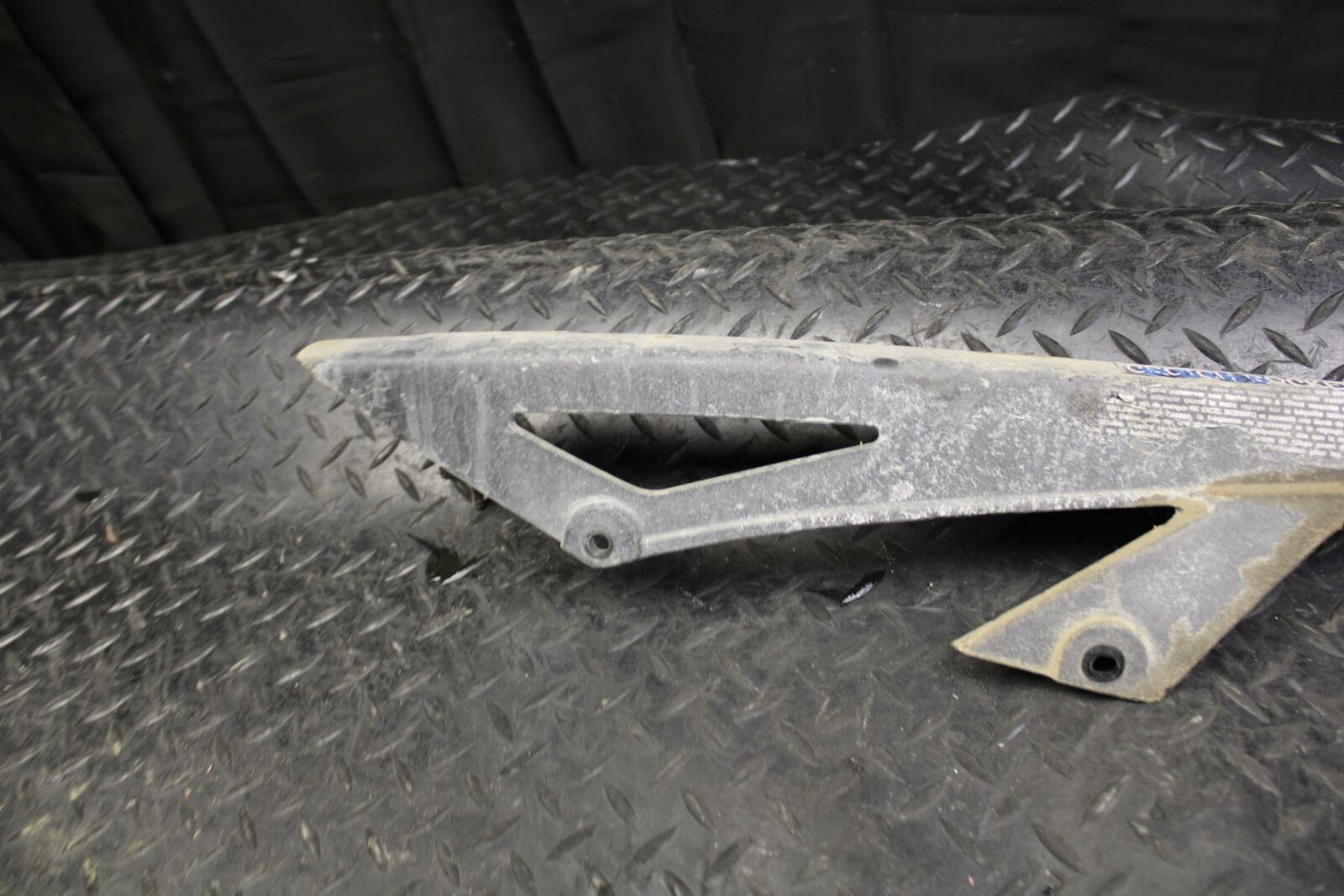 06-07 KAWASAKI NINJA ZX10R REAR BACK DRIVE CHAIN GUARD COVER SHIELD  BB186