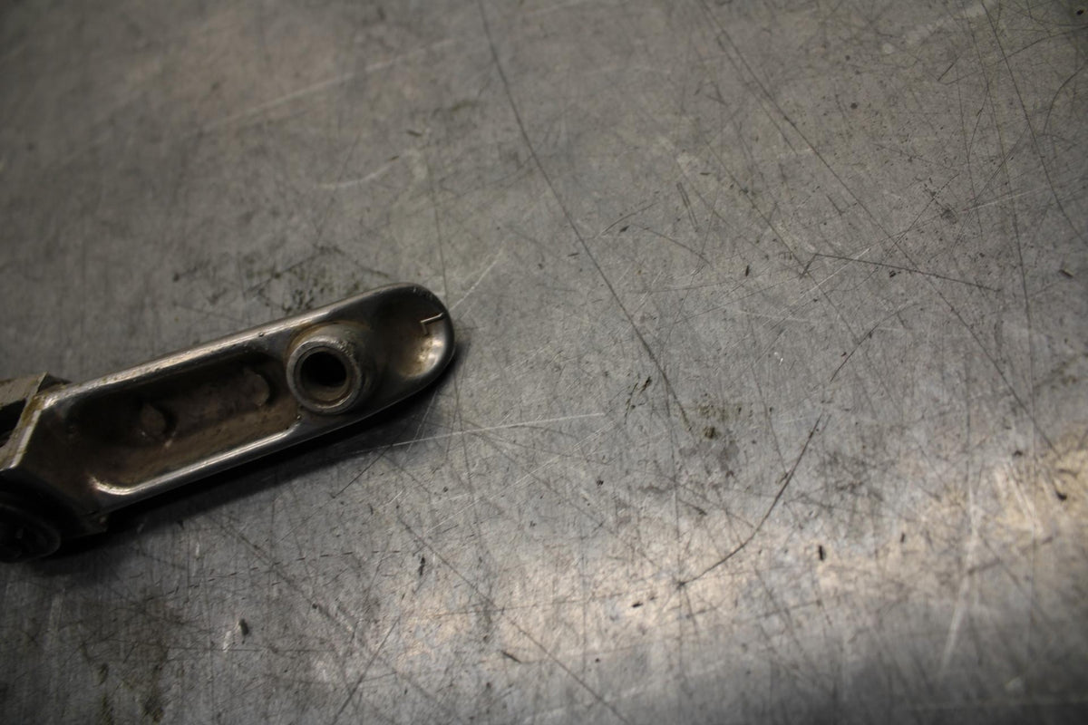 2002 Suzuki GSXR1000 LEFT FRONT FOOT REST PEG STEP 43526-35F00 BB73