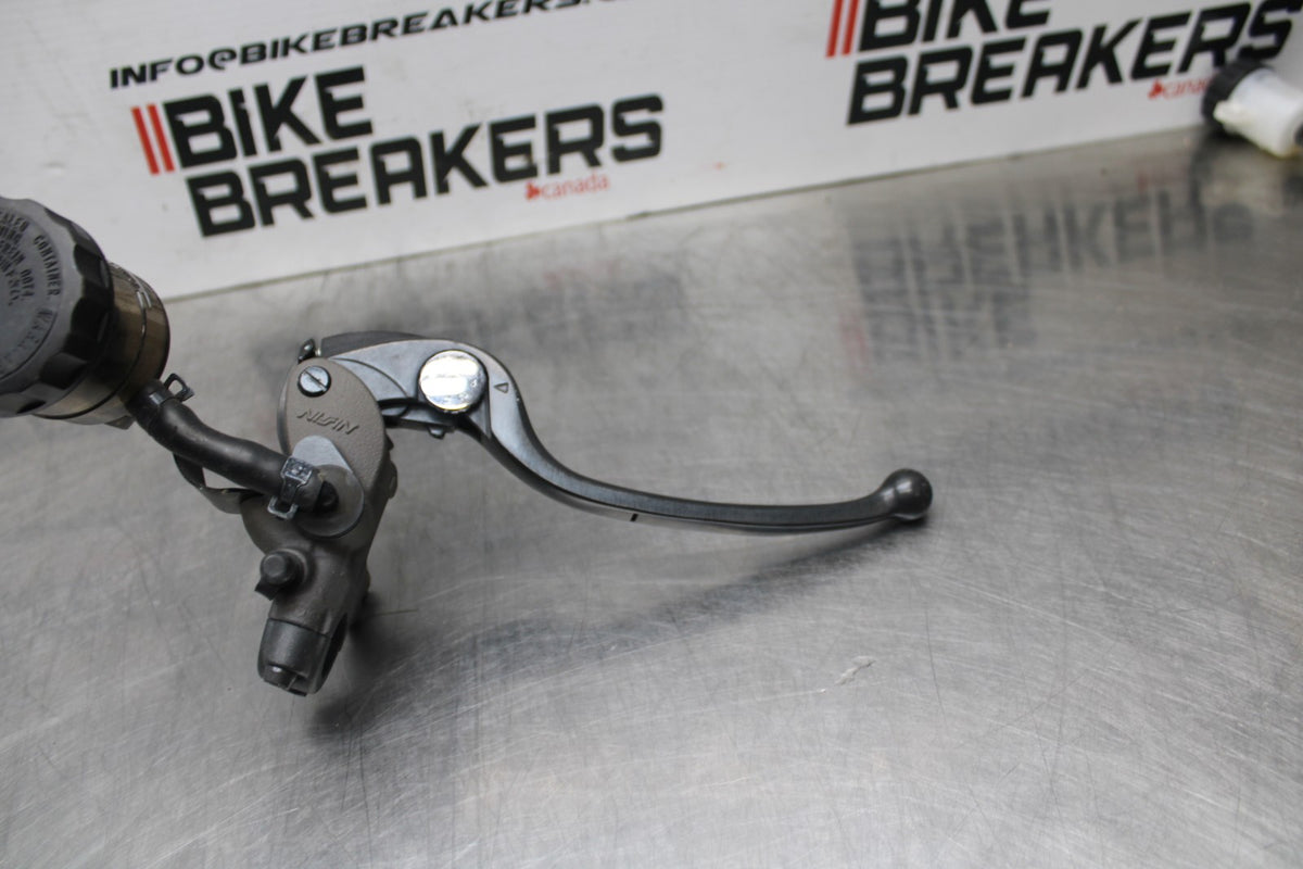 22 KAWASAKI NINJA 1000SX FRONT BRAKE MASTER CYLINDER w/ LEVER BB780