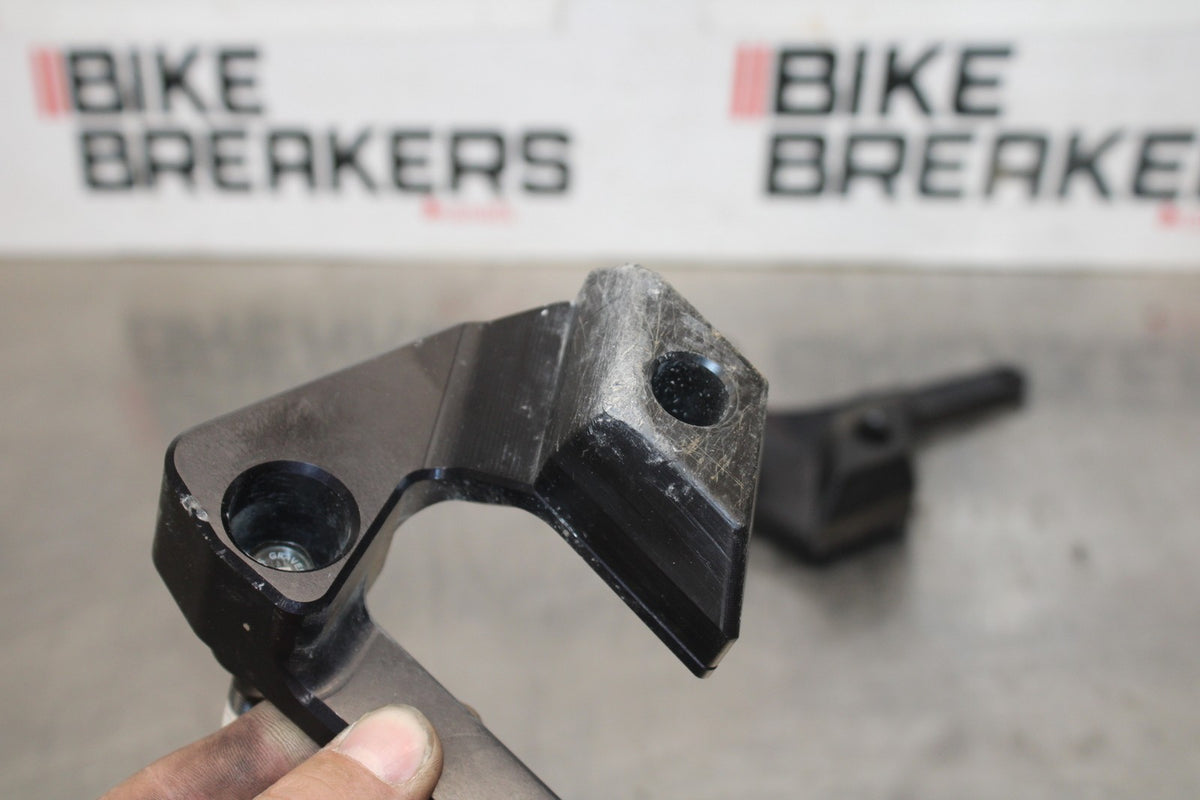 17 YAMAHA YZF R6 GRAVES FRAME SLIDERS SET BB922