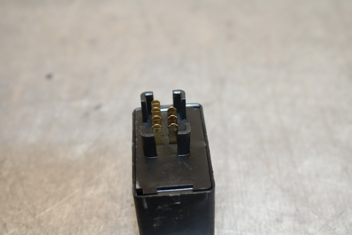 03 SUZUKI SV650S TURN SIGNAL BLINKER RELAY FLASHER SWITCH BB130