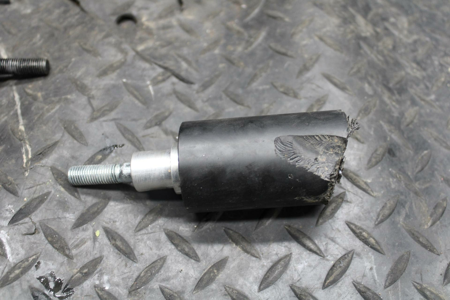 05 YAMAHA YZF R6S FRAME SLIDERS SET