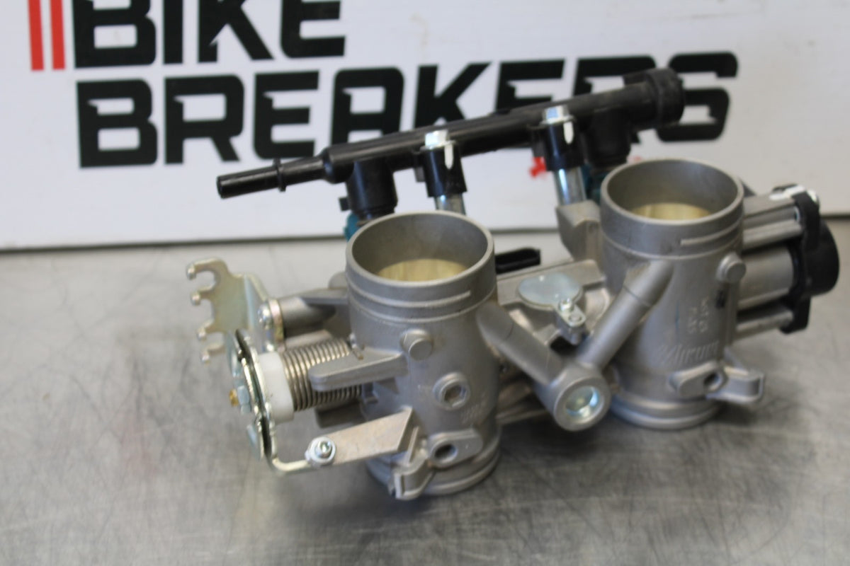 22-25 YAMAHA YZF R7 MAIN FUEL INJECTORS / THROTTLE BODIES  BB176