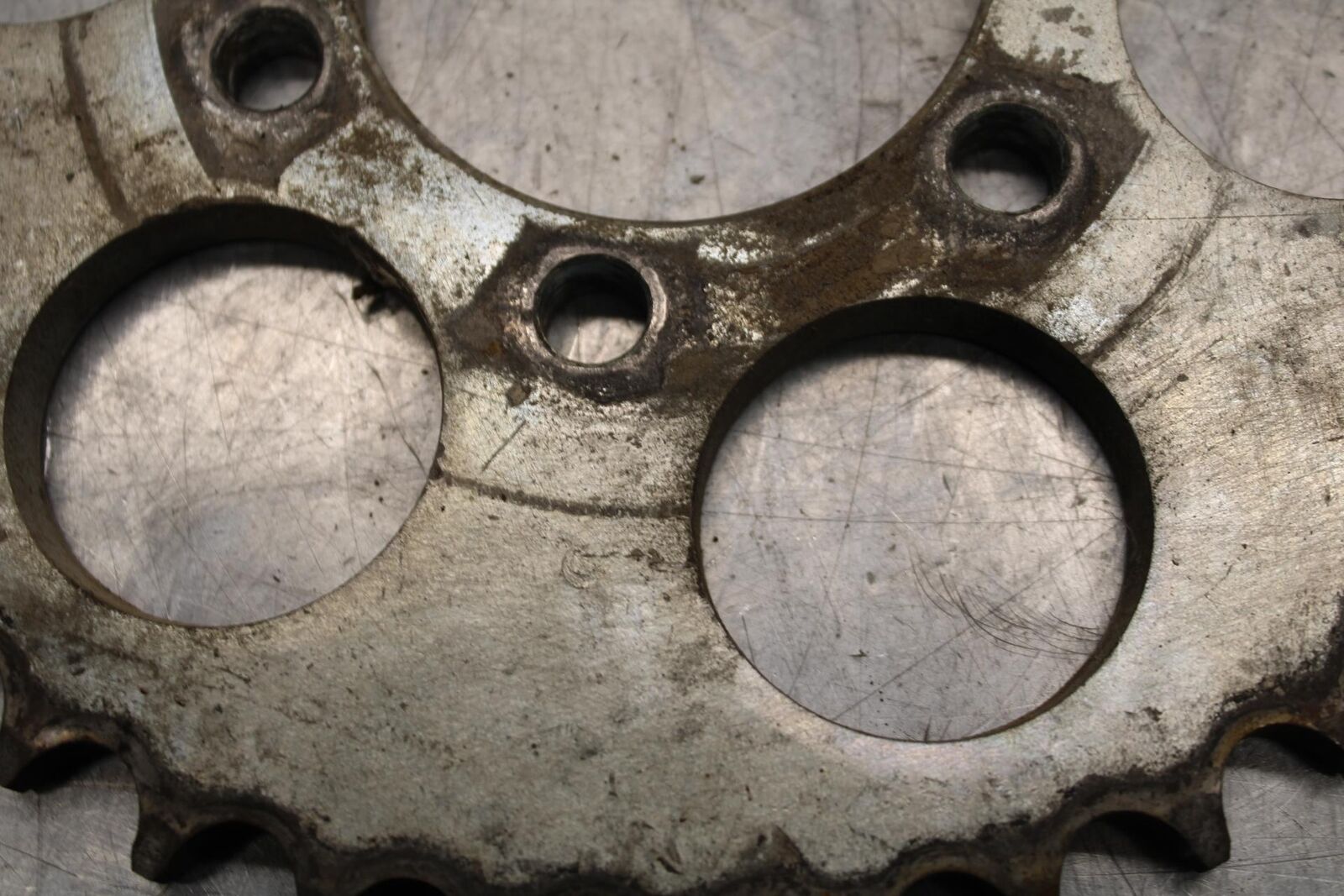 75 SUZUKI GT 550 FRONT AND REAR BACK SPROCKET BB67
