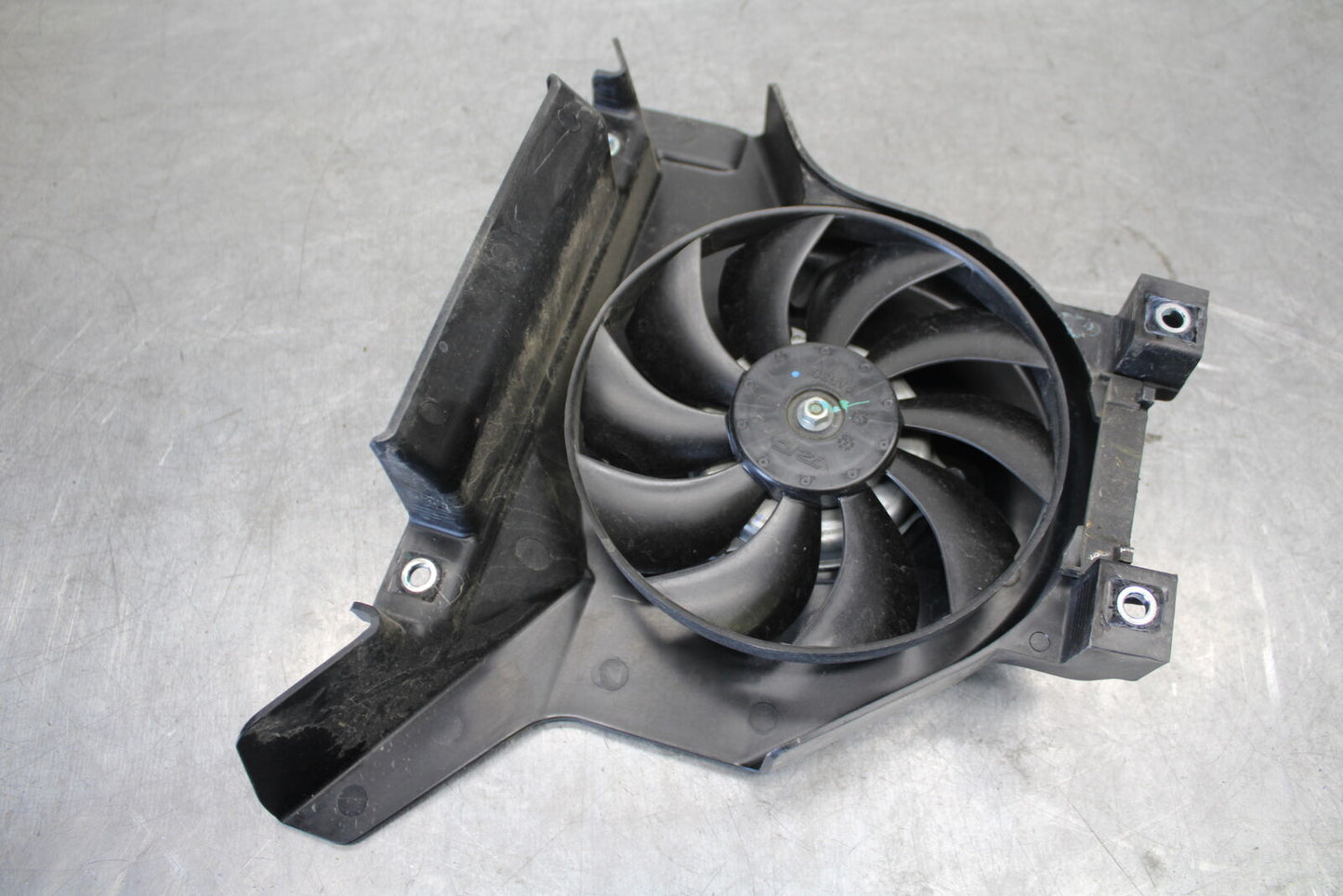 18-23 KAWASAKI NINJA 400 ENGINE RADIATOR COOLING FAN BB679