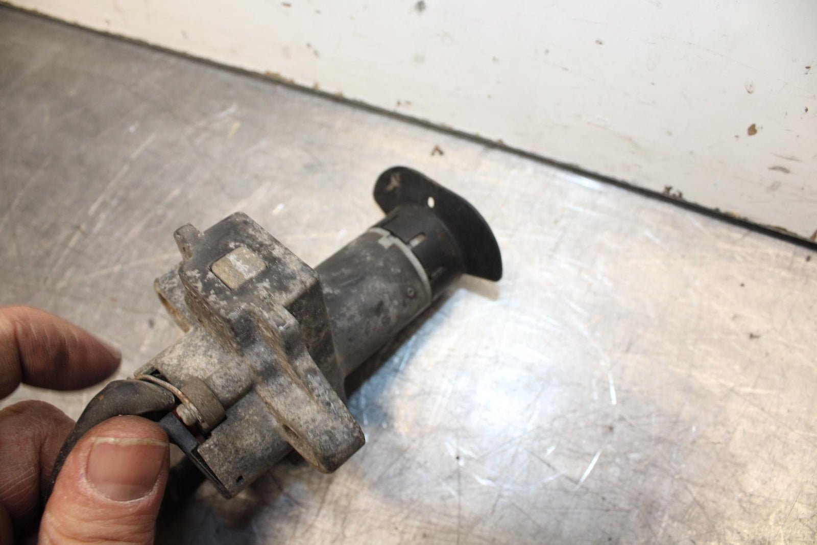 80-81 SUZUKI GS1000G IGNITION LOCK NO KEY BB91
