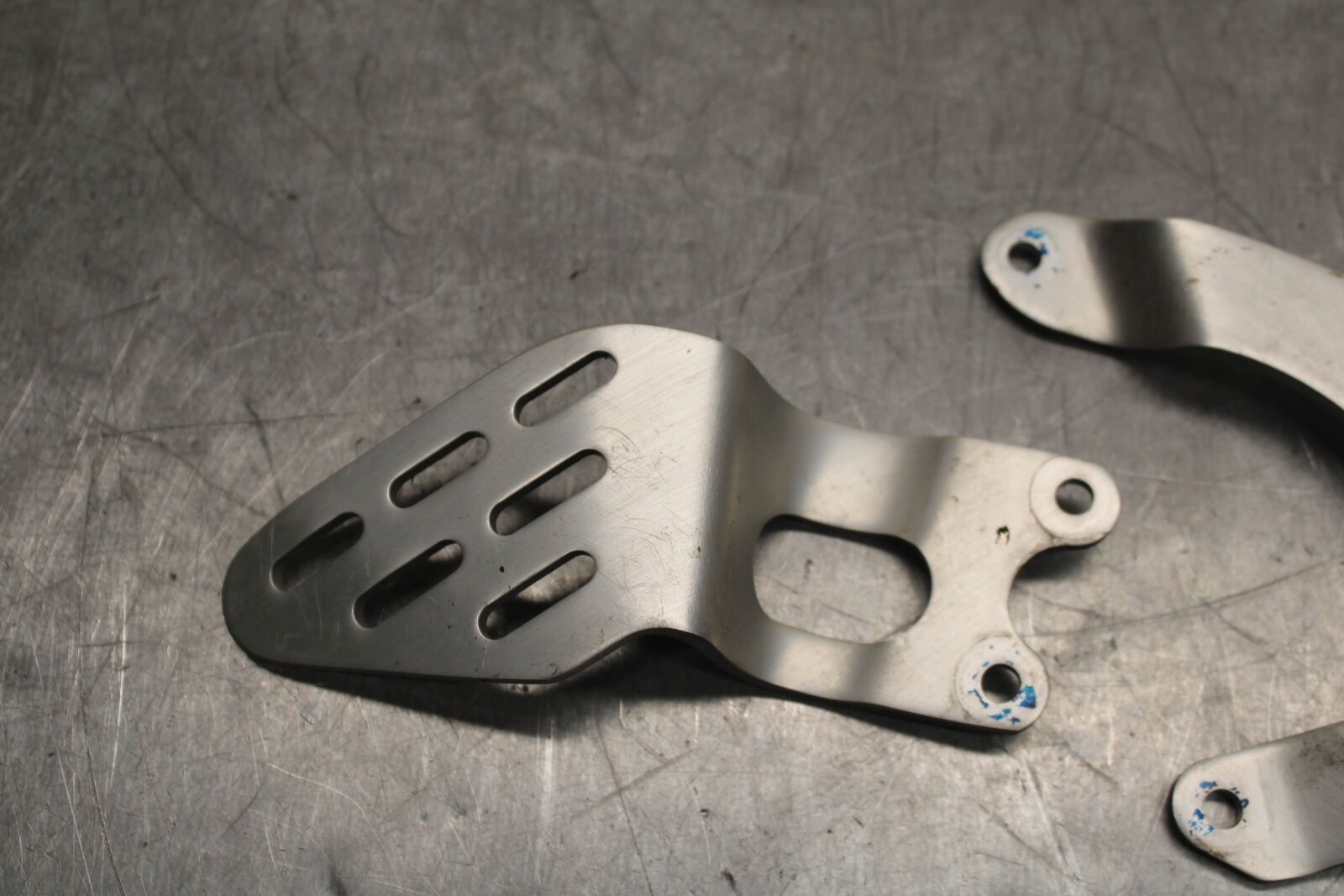 08-09 YAMAHA YZF R6S REARSET REAR SET HEEL GUARD COVER  BB114