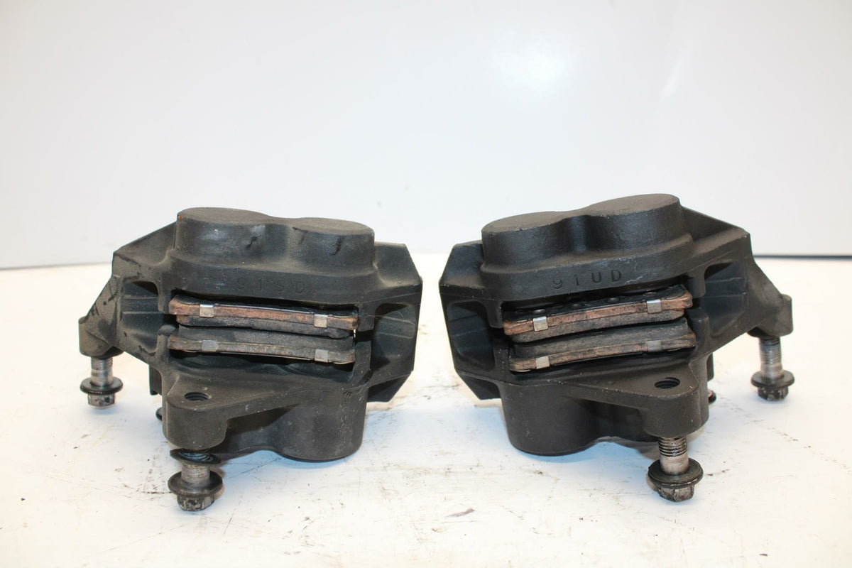 99 YAMAHA YZF R6 RIGHT LEFT FRONT BRAKE CALIPER SET PAIR CALIPERS BB246