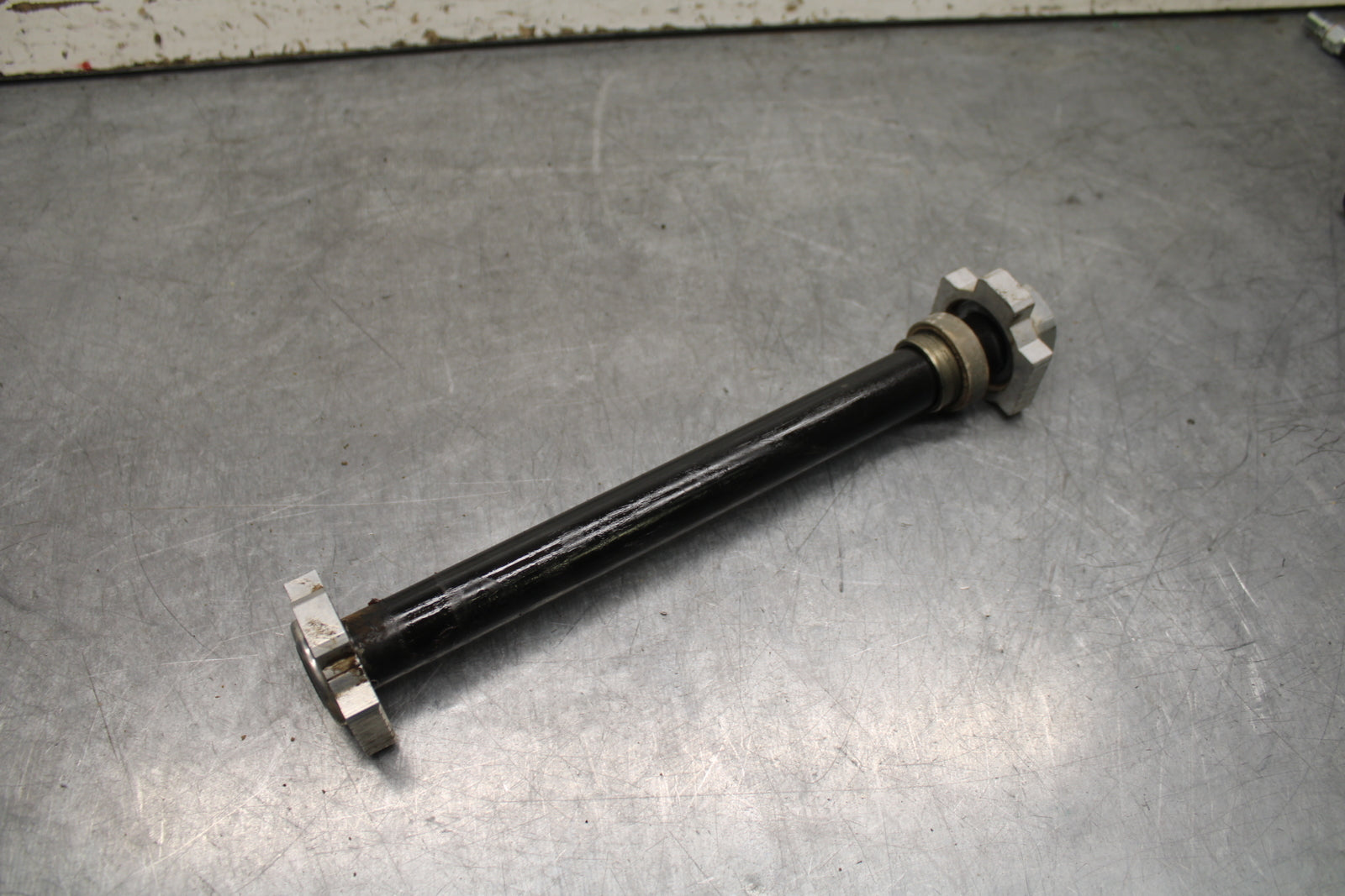 21-24 KTM 890 ADVENTURE R REAR AXLE BACK WHEEL RIM PIVOT BOLT AXEL BB723