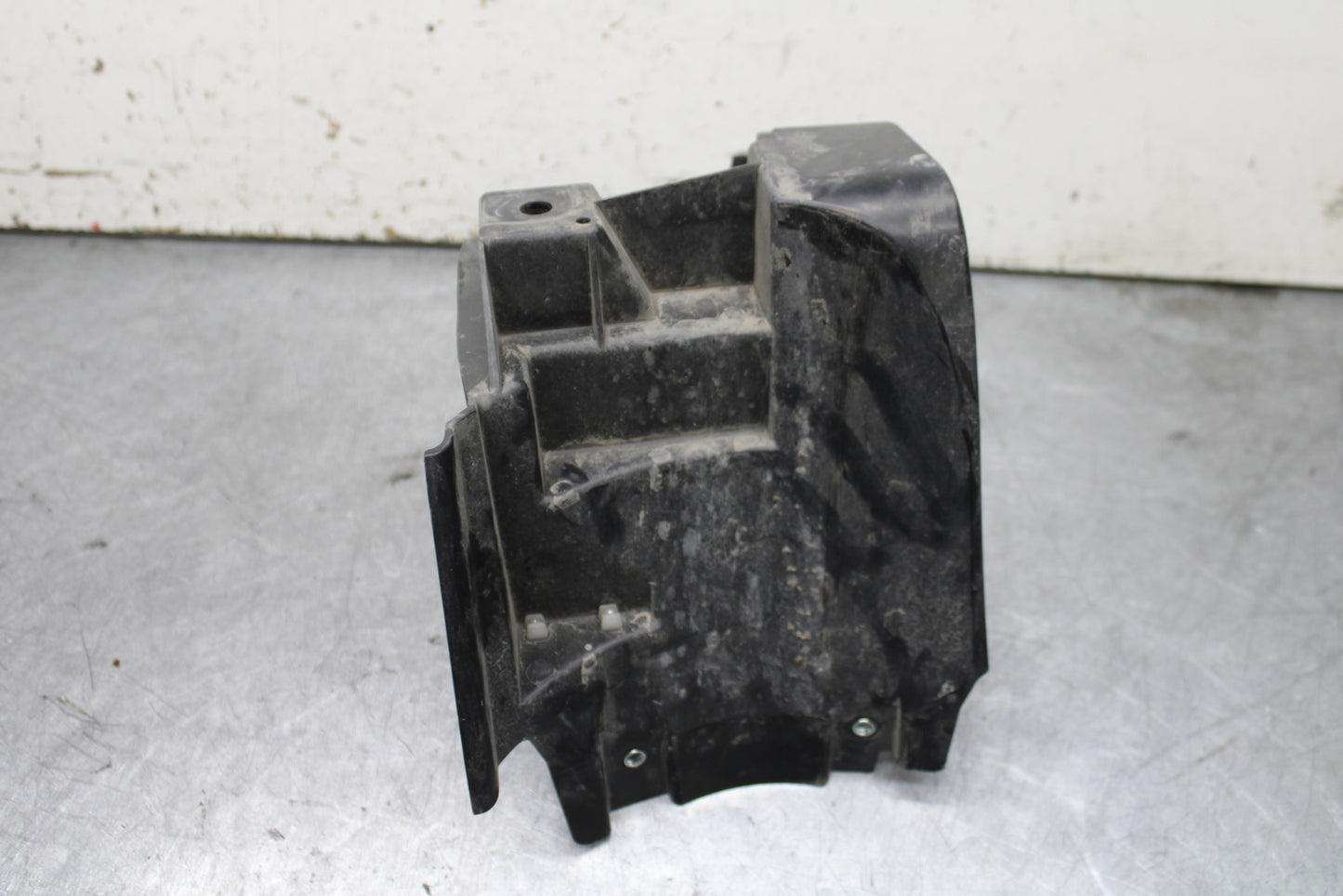 17-24 YAMAHA BOLT XVS950 BATTERY TRAY BOX HOLDER BB729
