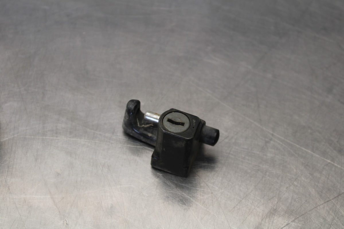 03-08 HONDA VTX1300C IGNITION LOCK KEY SET BB868