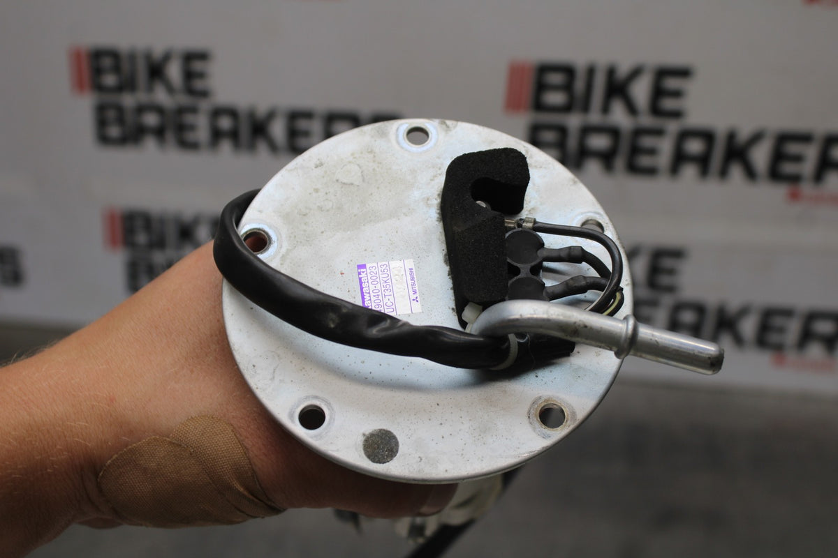 13-18 KAWASAKI NINJA ZX6R FUEL PUMP GAS PETROL SENDER UNIT BB915