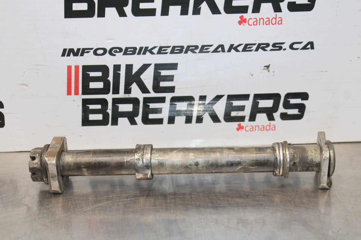 06-07 SUZUKI GSXR600 REAR AXLE BACK WHEEL RIM PIVOT BOLT AXEL BB836