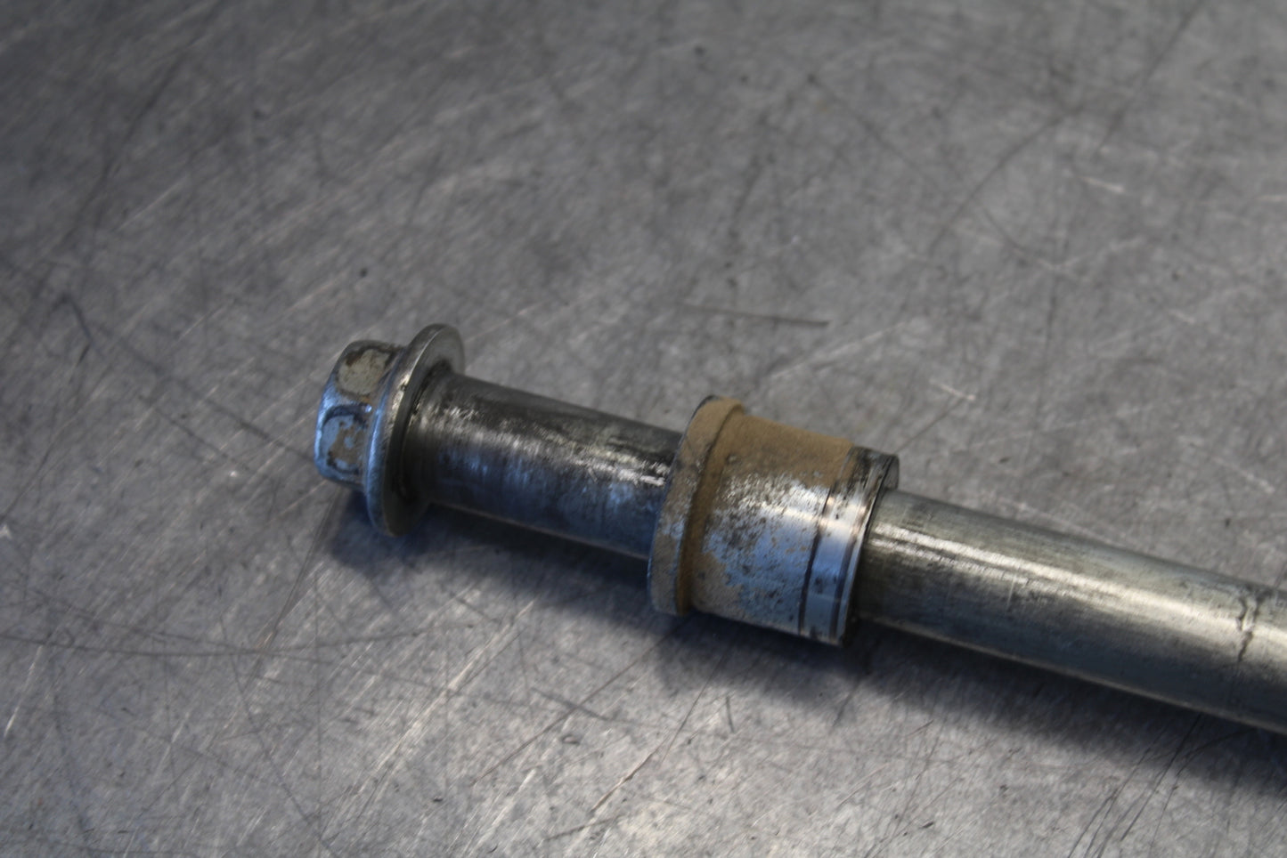 09-15 YAMAHA FZ6R FRONT WHEEL RIM AXLE PIVOT BOLT 20S-25181-00-00 BB686