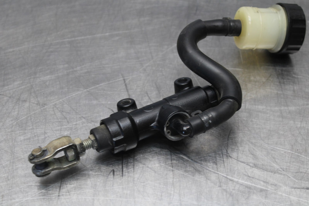 08 KAWASAKI NINJA ZX10R REAR BACK BRAKE MASTER CYLINDER W RESERVOIR BB902
