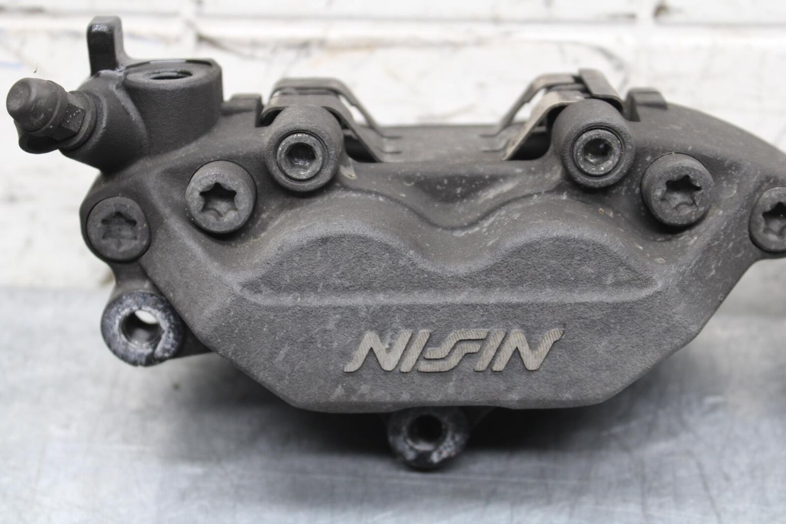 2000 Honda CBR600F4 RIGHT LEFT FRONT BRAKE CALIPER SET PAIR CALIPERS BB552