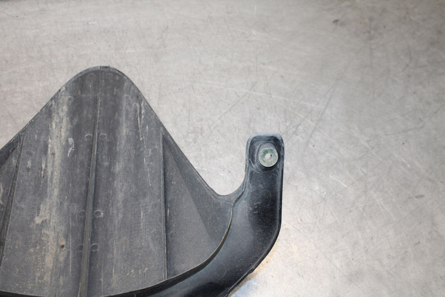 05-06 HONDA CBR600RR REAR BACK WHEEL TIRE HUGGER FENDER BB727