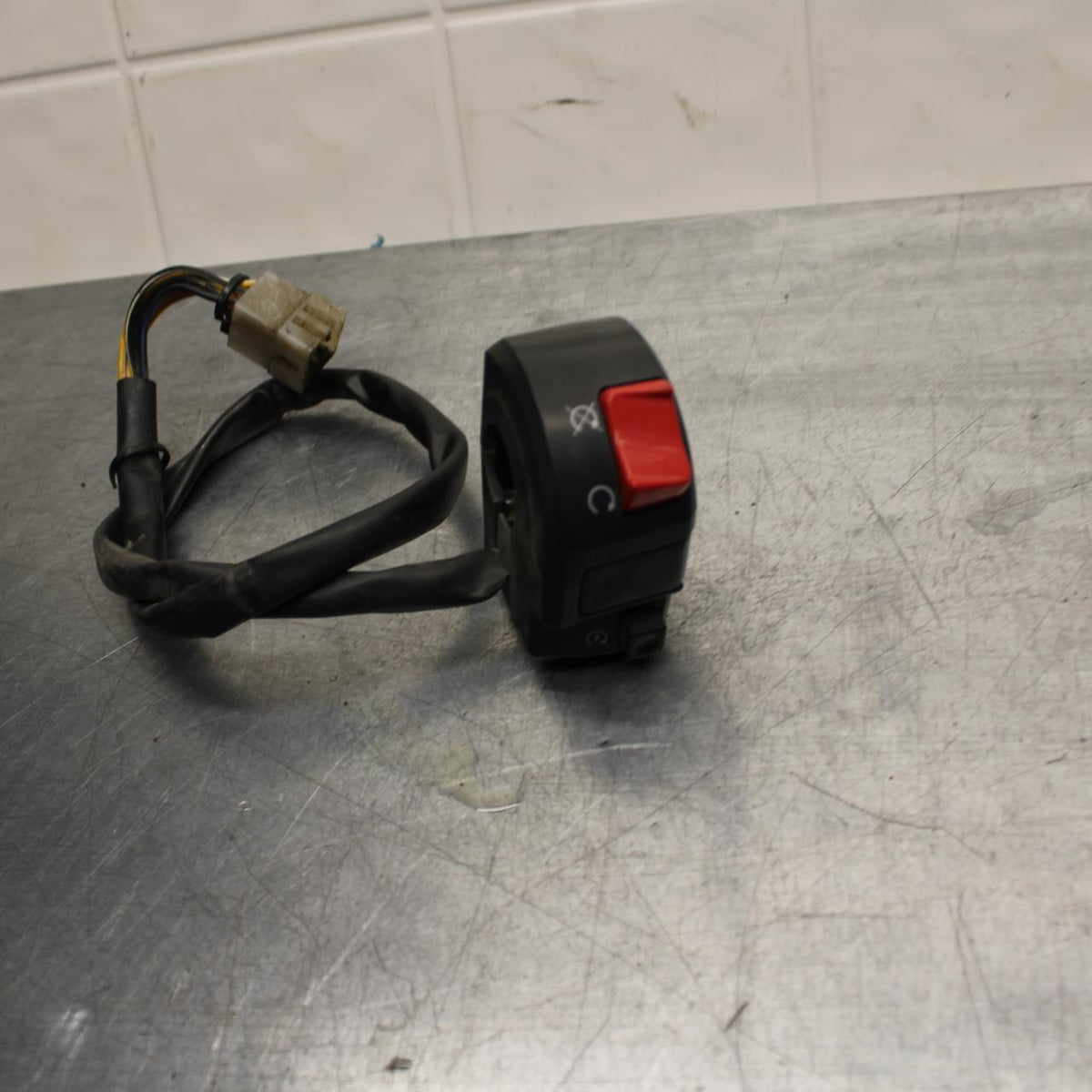 07-11 KTM  990 SUPER DUKE RIGHT CLIP ON HANDLE KILL OFF START SWITCH  BB578