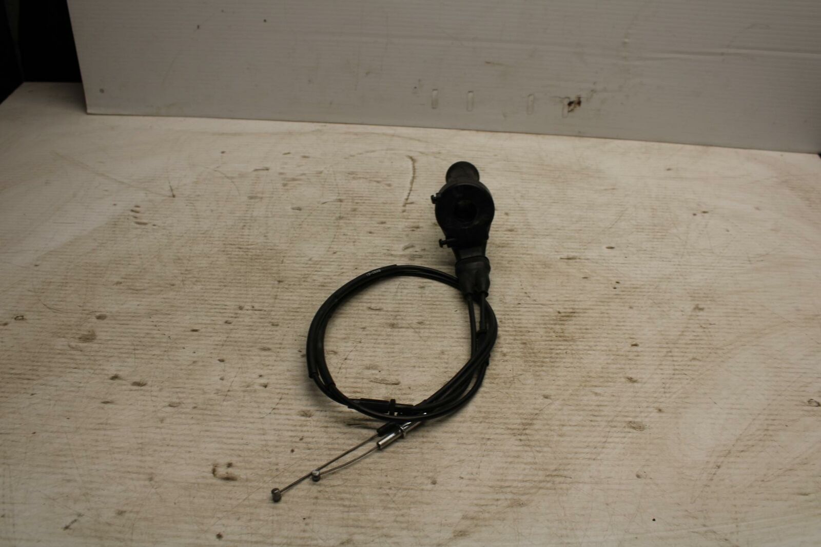 13-18 KAWASAKI NINJA ZX6R THROTTLE CABLE LINE HOUSING GUIDE BB304