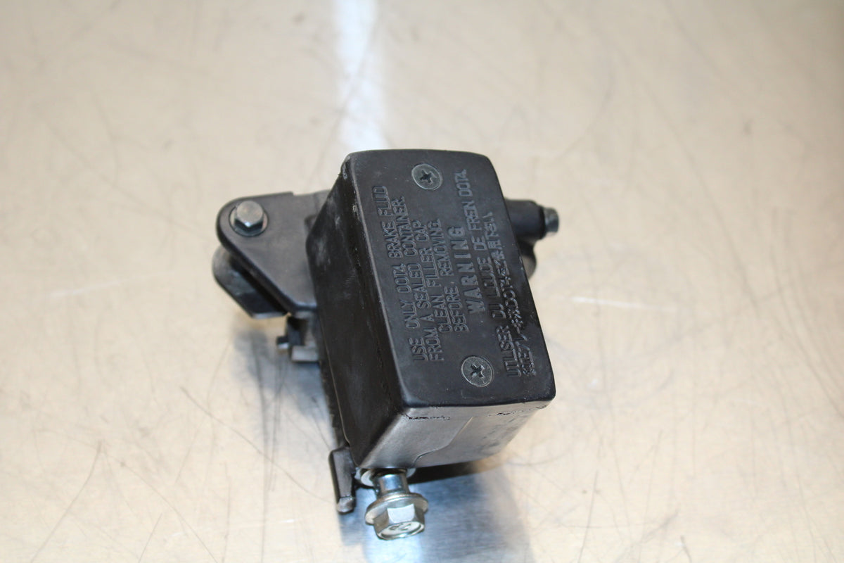 07 SUZUKI BANDIT 600F FRONT BRAKE MASTER CYLINDER BB328