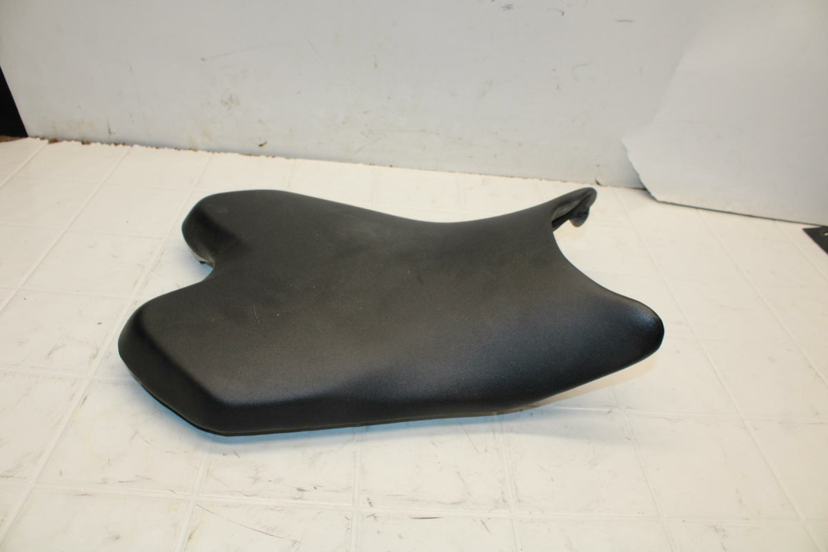 08-16 YAMAHA YZF R6 FRONT DRIVERS SEAT PAD SADDLE PILLION BB406