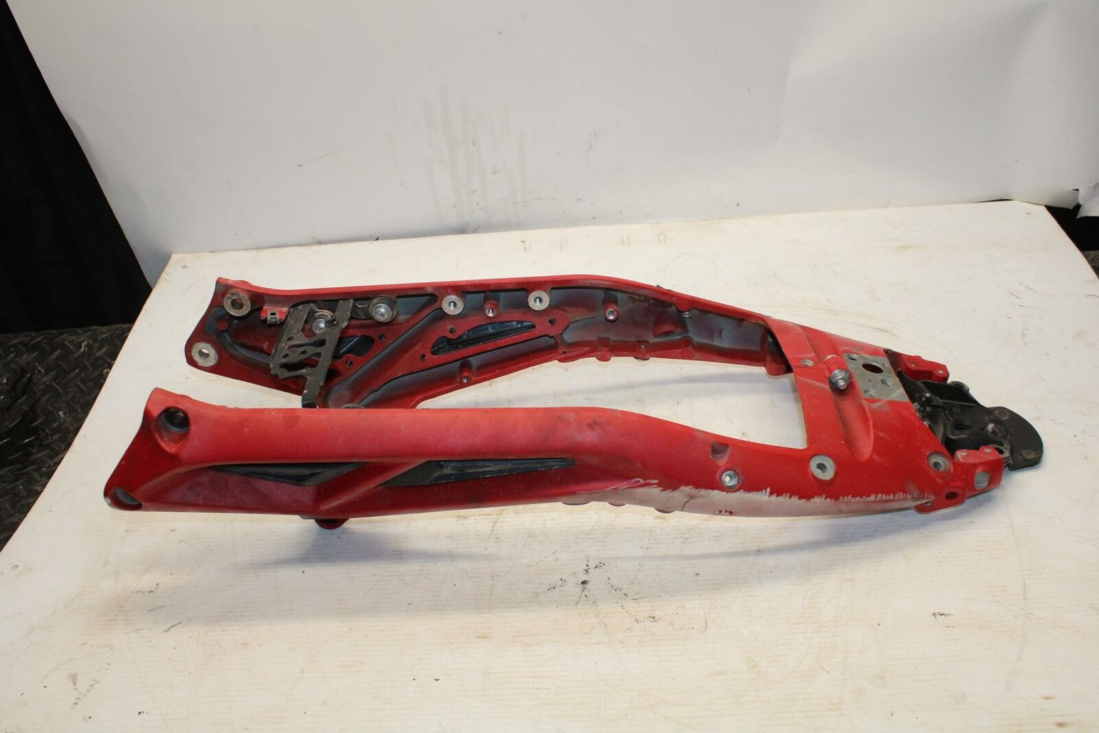 07-16 TRIUMPH STREET TRIPLE REAR BACK TAIL SUBFRAME SUB FRAME BB356