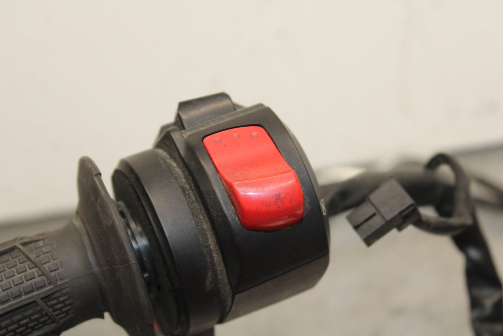 08-10 SUZUKI GSXR 600 RIGHT CLIP ON HANDLE KILL OFF START SWITCH SWITCHES BB753