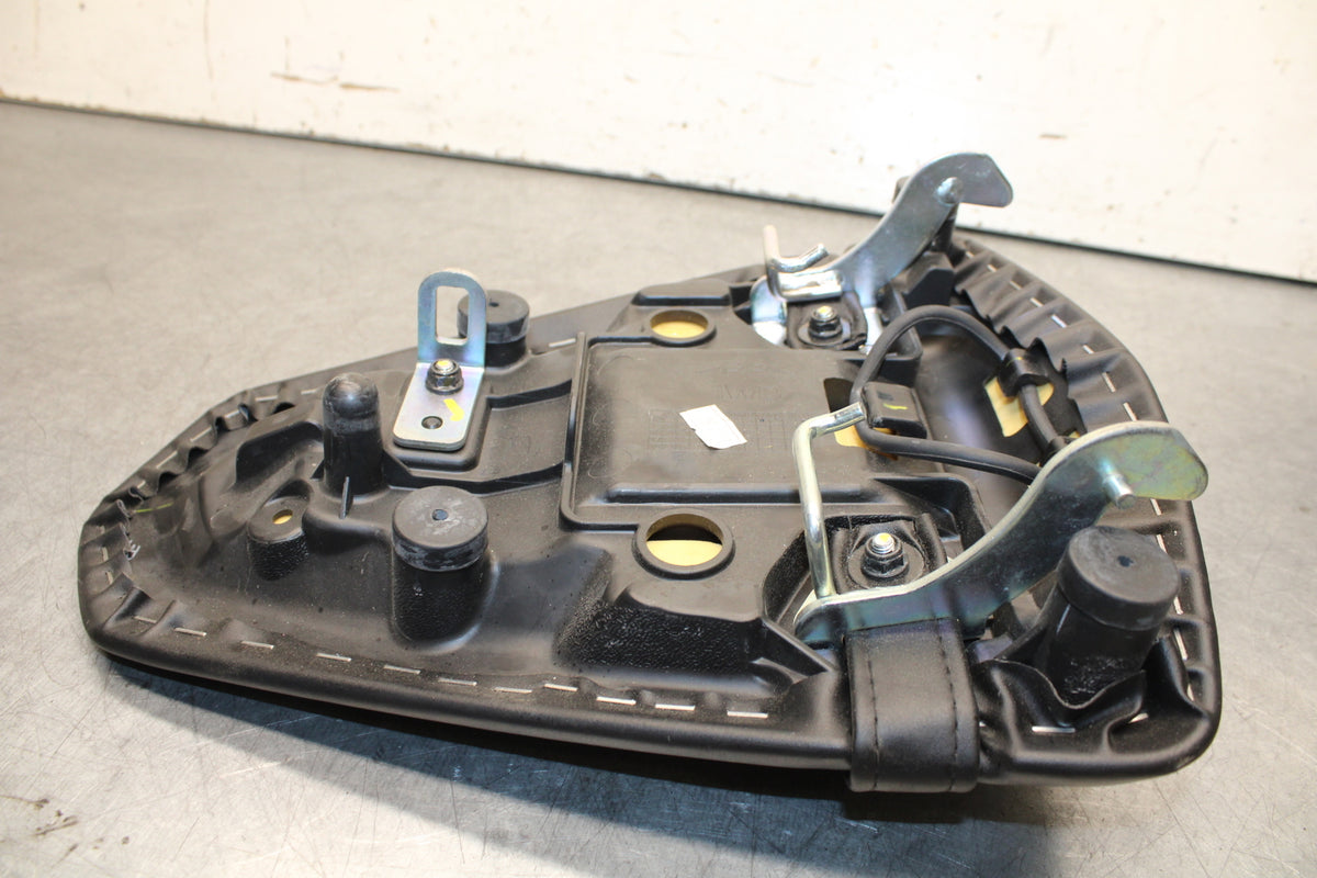 15-17 YAMAHA YZF R3 REAR BACK PASSENGER TANDEM SEAT PAD SADDLE PILLION BB651