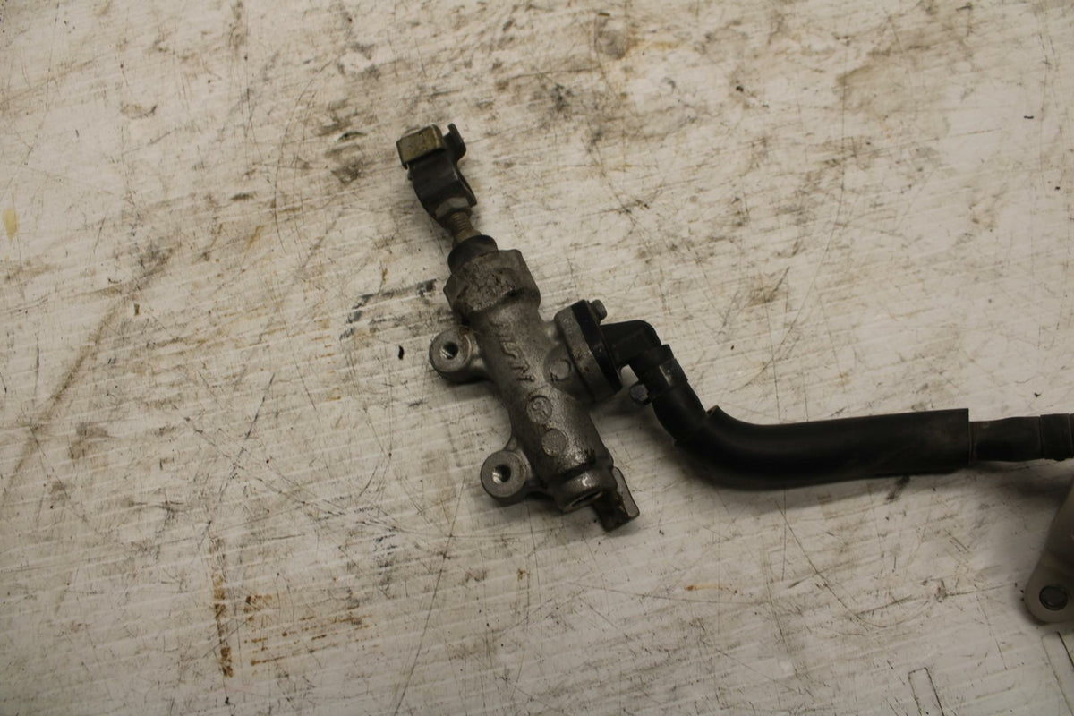 00-01 HONDA CBR929RR REAR BACK BRAKE MASTER CYLINDER W RESERVOIR BB265