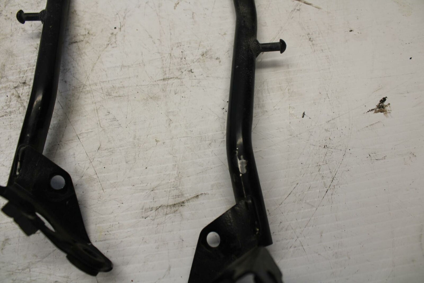 04-09 SUZUKI GS500F PASSENGER REAR  GRAB BAR HANDLE SET 46211C01D00JETN BB261