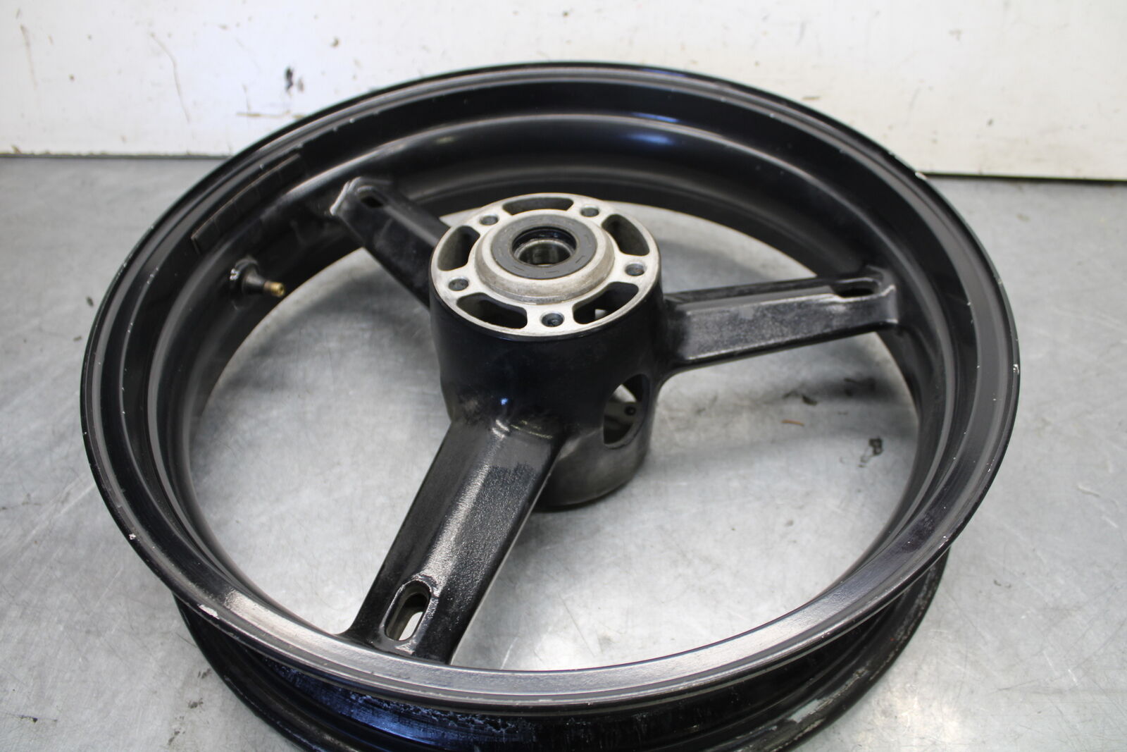 04-05 SUZUKI GSXR600 FRONT WHEEL RIM BB658