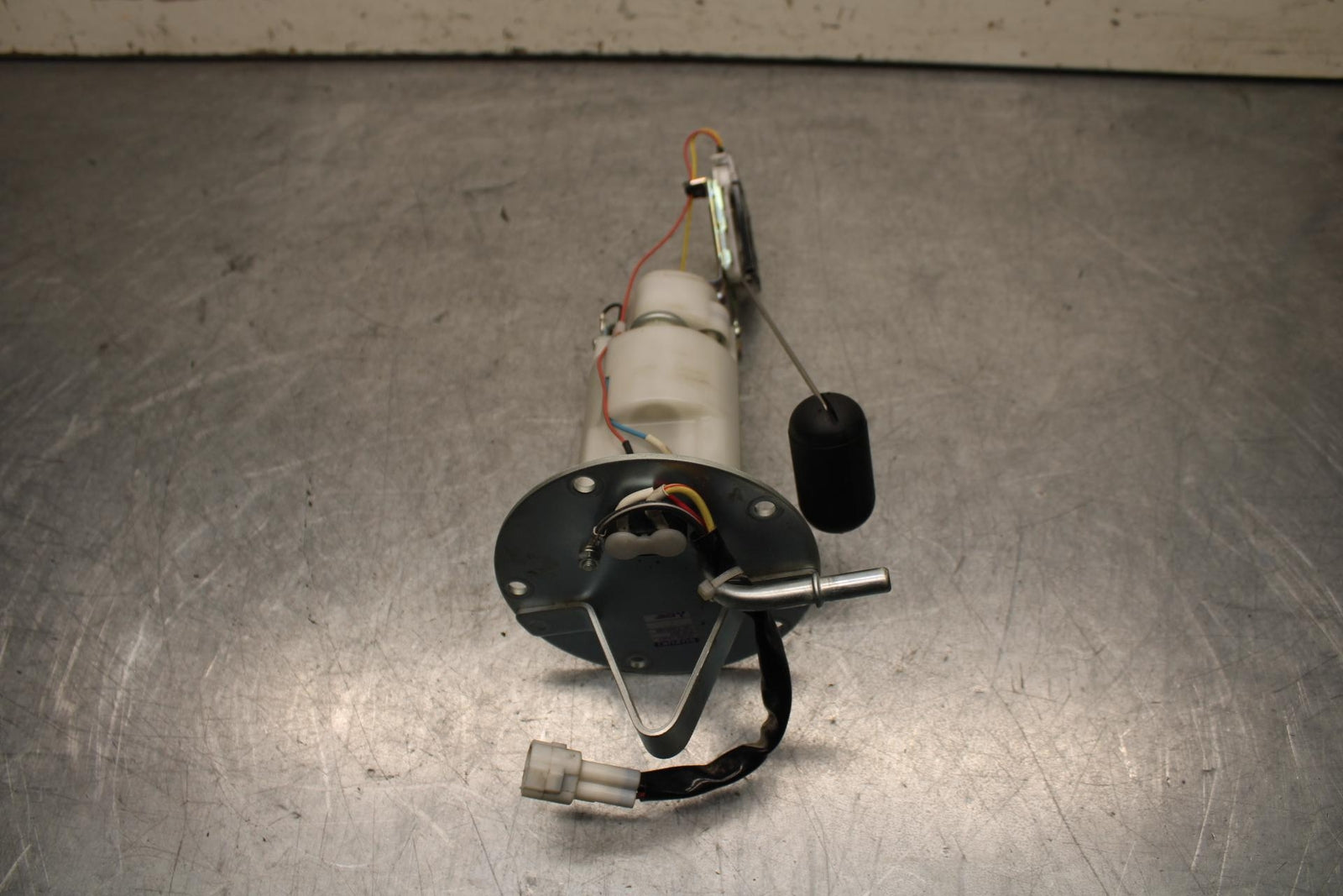 11-23 SUZUKI GSXR 750 FUEL PUMP GAS PETROL SENDER UNIT BB630