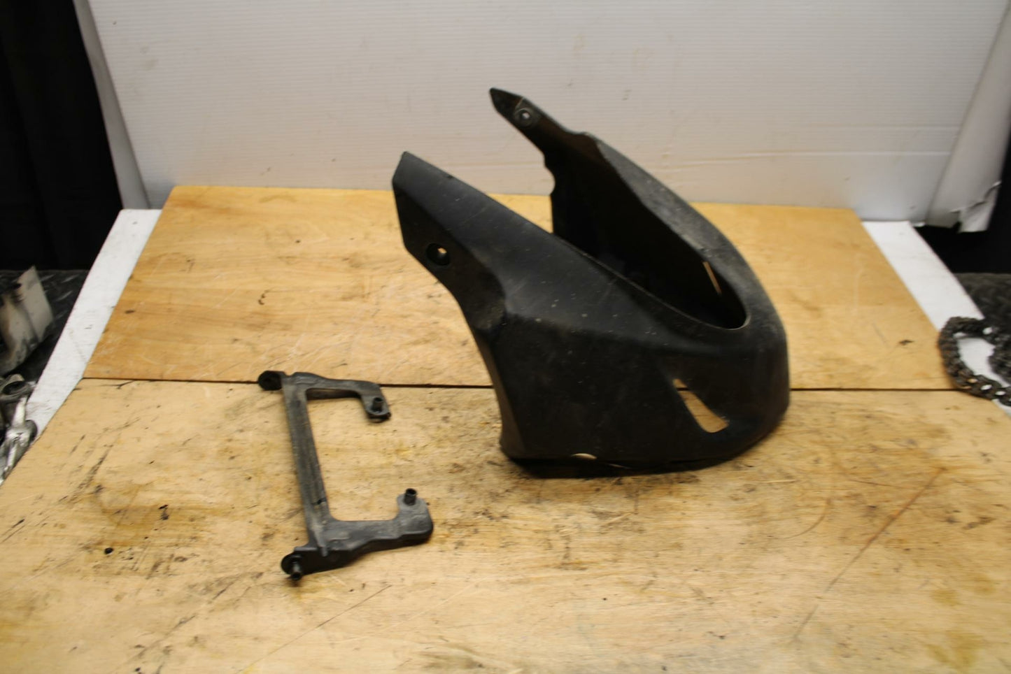02-03 SUZUKI VSTROM 1000 FRONT LOWER CENTER BELLY PAN SHROUD COWL COVER BB331