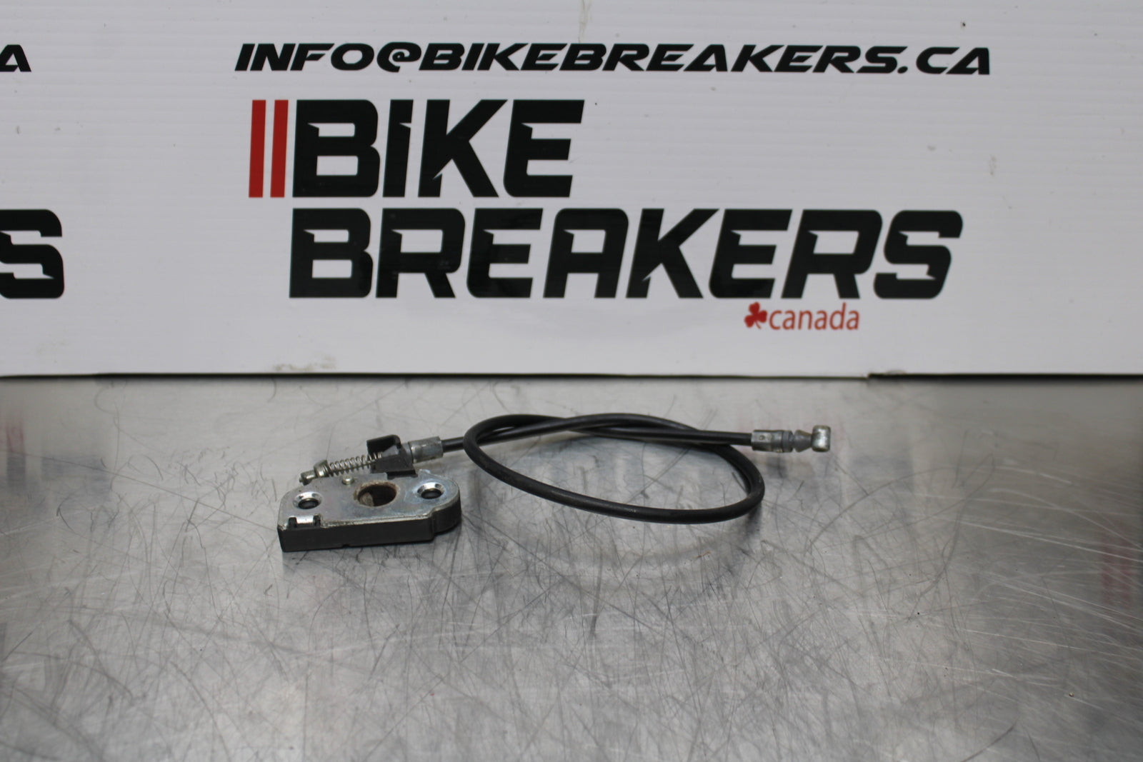 08 MOTO GUZZI BREVA 750 REAR PASSENGER SEAT LATCH LOCK ASSEMBLY BB154