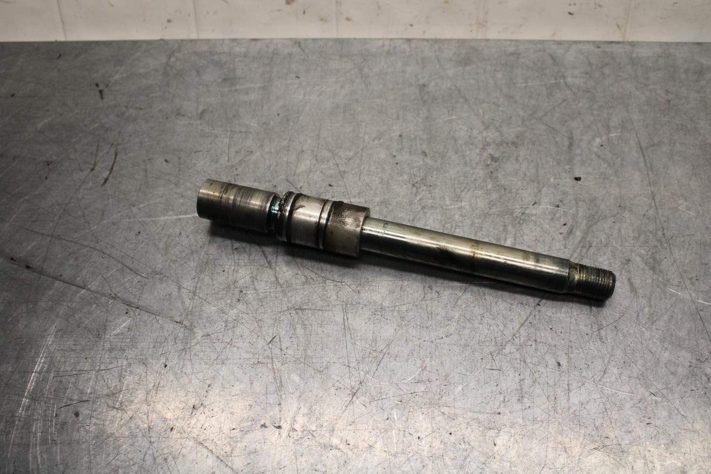 2009 Triumph Daytona 675 FRONT WHEEL RIM AXLE PIVOT BOLT T2000650 BB584
