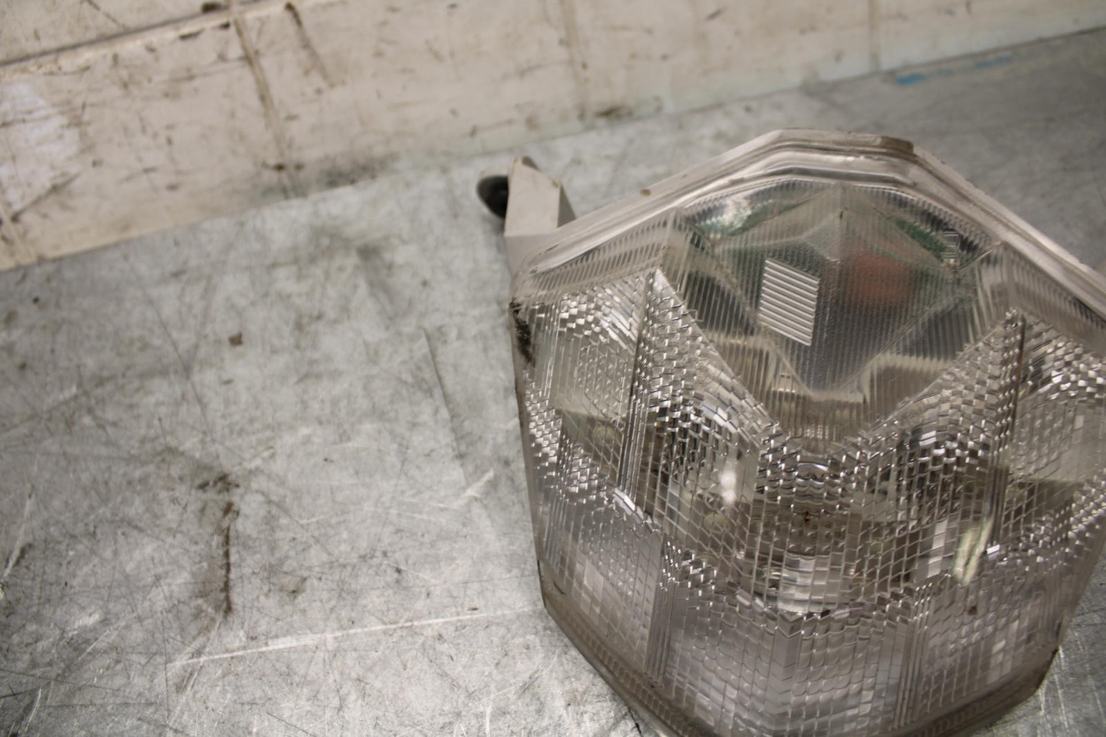 2009 Kawasaki Ninja ZX6R REAR TAIL TAILLIGHT BACK BRAKE LIGHT 23025-0059  BB44