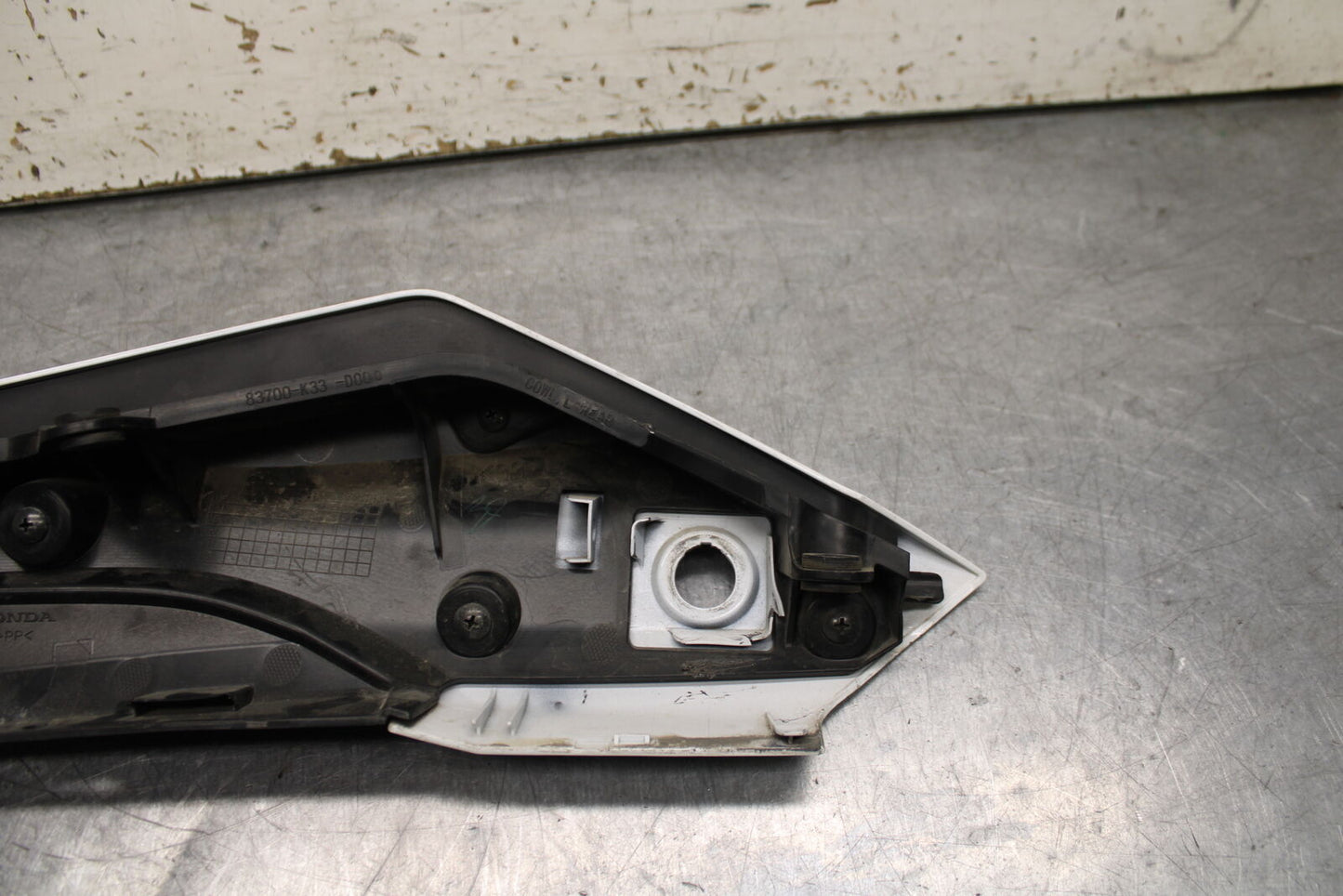 15-16 HONDA CB300F LEFT REAR BACK TAIL FAIRING COWL SHROUD BB740