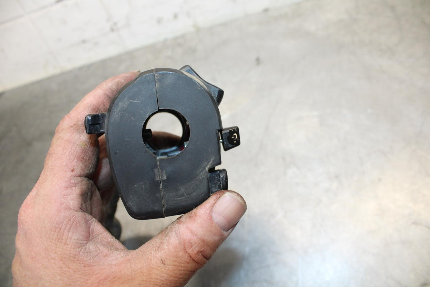 18 KAWASAKI Z 400 LEFT CLIP ON HANDLE HORN SIGNALS SWITCH SWITCHES BB469