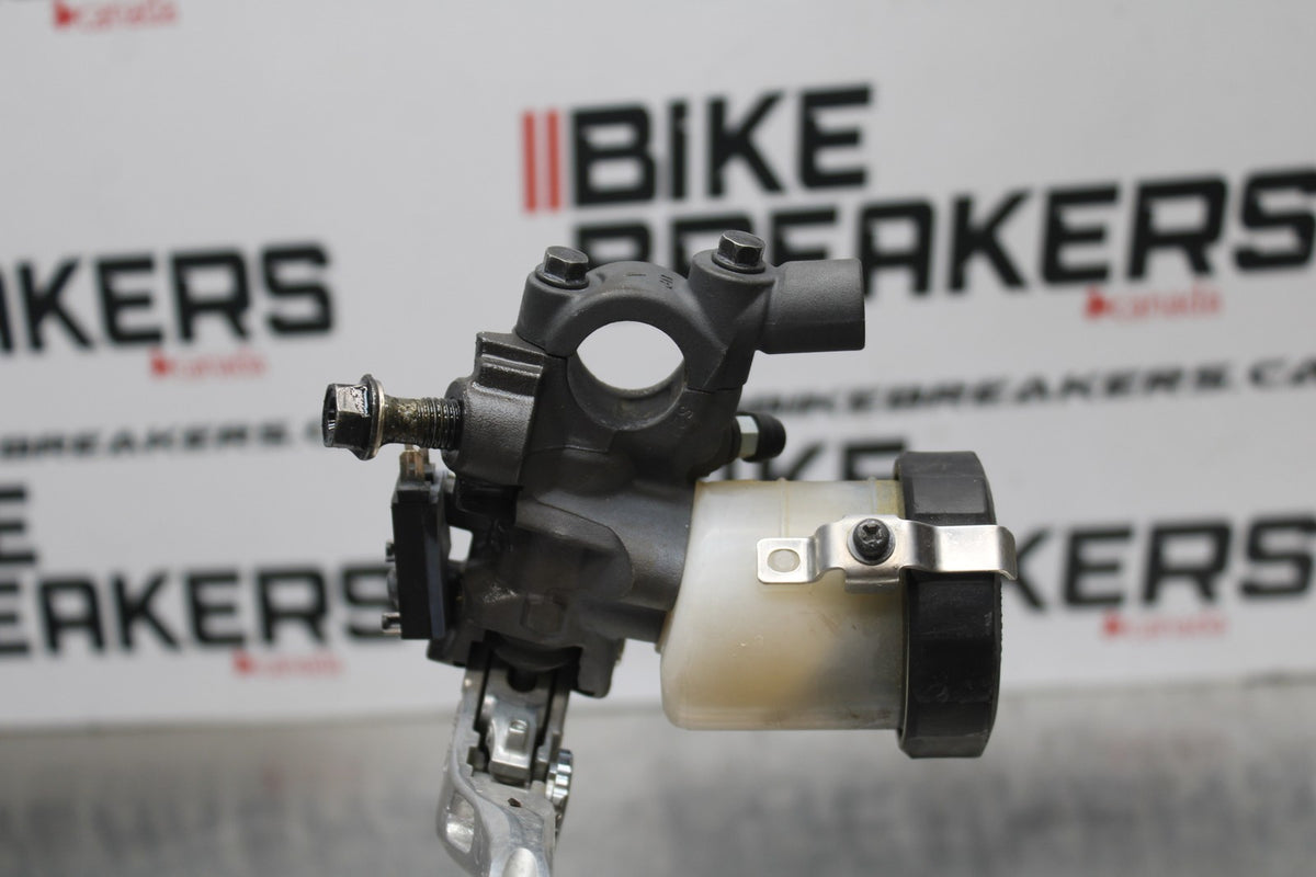 12 HONDA CB1000R FRONT BRAKE MASTER CYLINDER w/ LEVER BB200