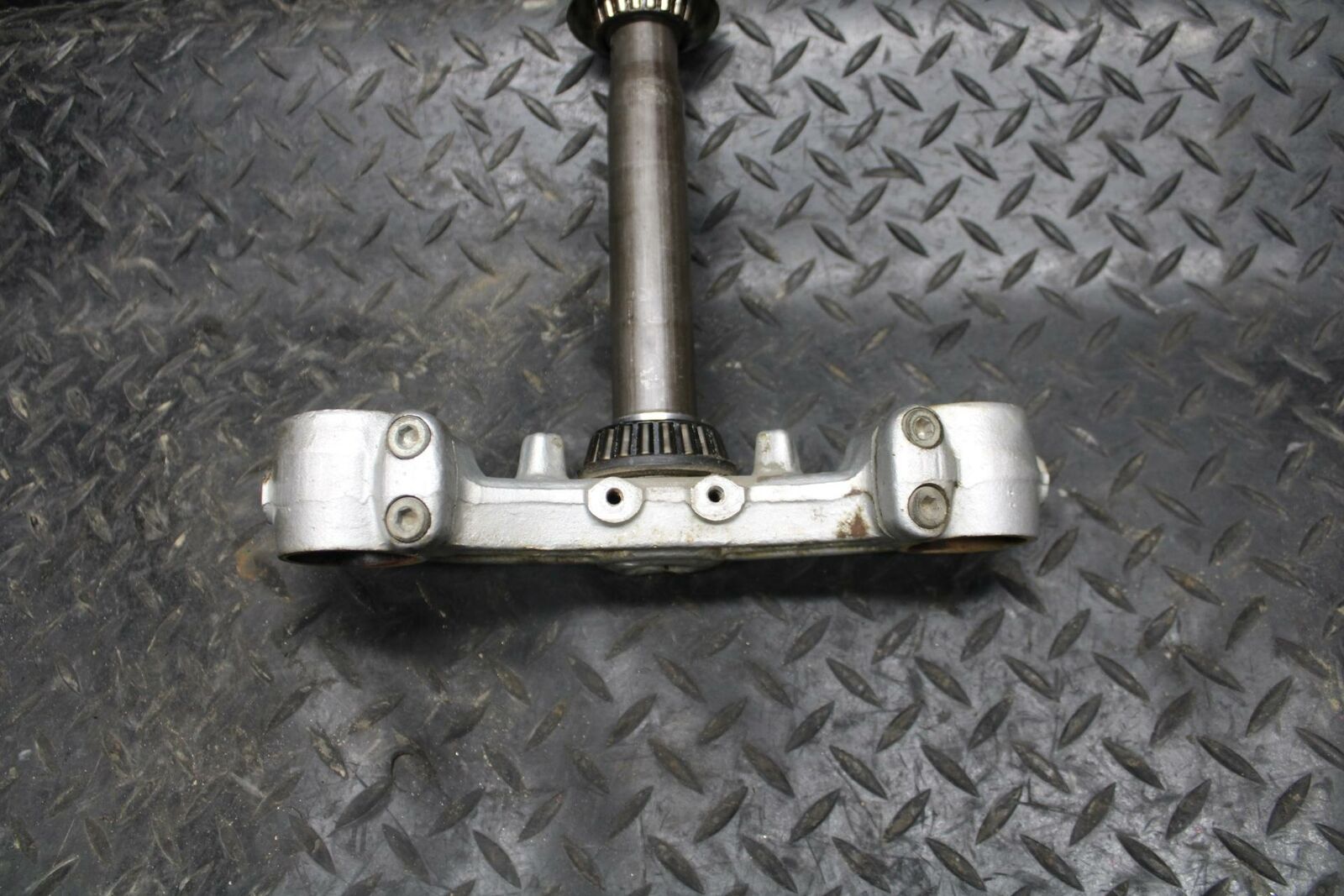 84-85 YAMAHA VIRAGO 1000 FRONT FORKS CLAMP LOWER TRIPLE TREE STEM BB173