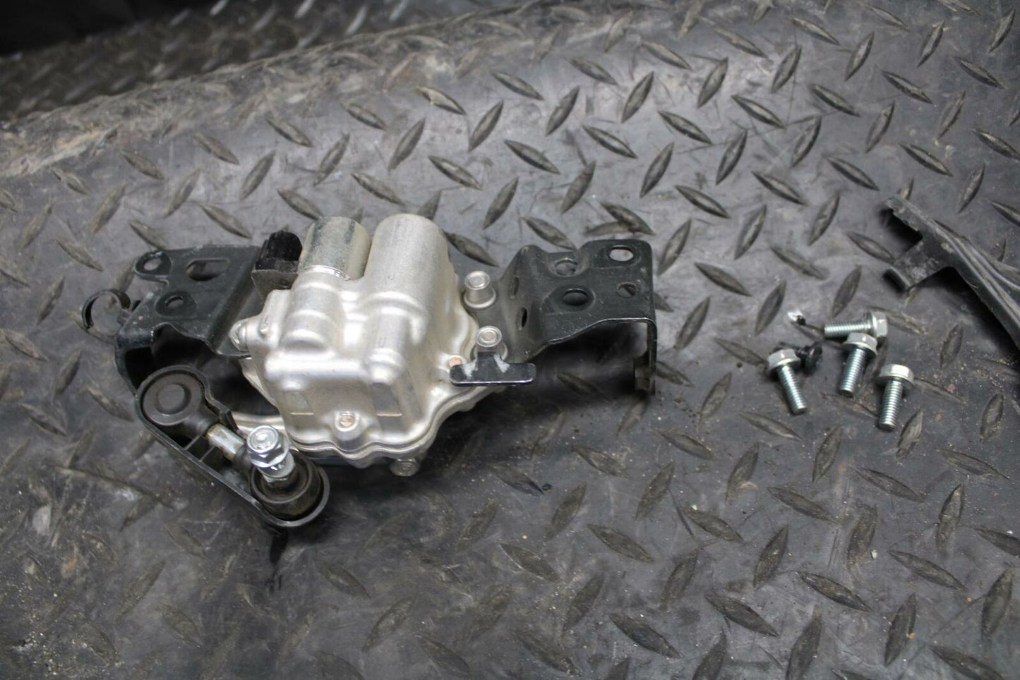 10-11 HONDA CBR1000RR STEERING DAMPER STABILIZER 53700-MFL-013 BB228
