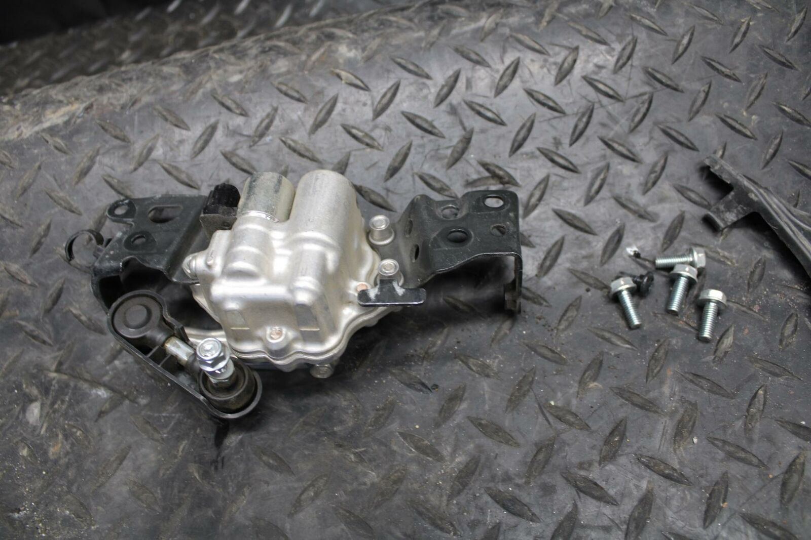10-11 HONDA CBR1000RR STEERING DAMPER STABILIZER 53700-MFL-013 BB228