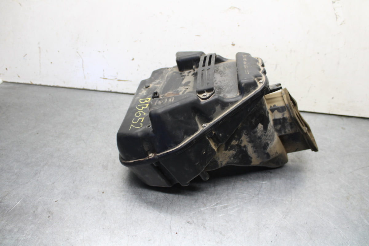 09-11 TRIUMPH DAYTONA 675 AIRBOX AIR INTAKE FILTER BOX BB652