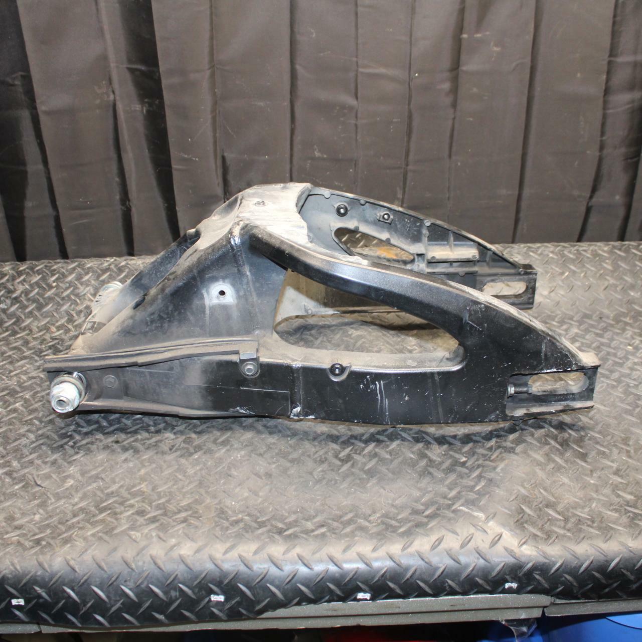 08-09 SUZUKI GSXR750 REAR SWINGARM BACK SWING ARM 61000-01H10-YAP  BB208
