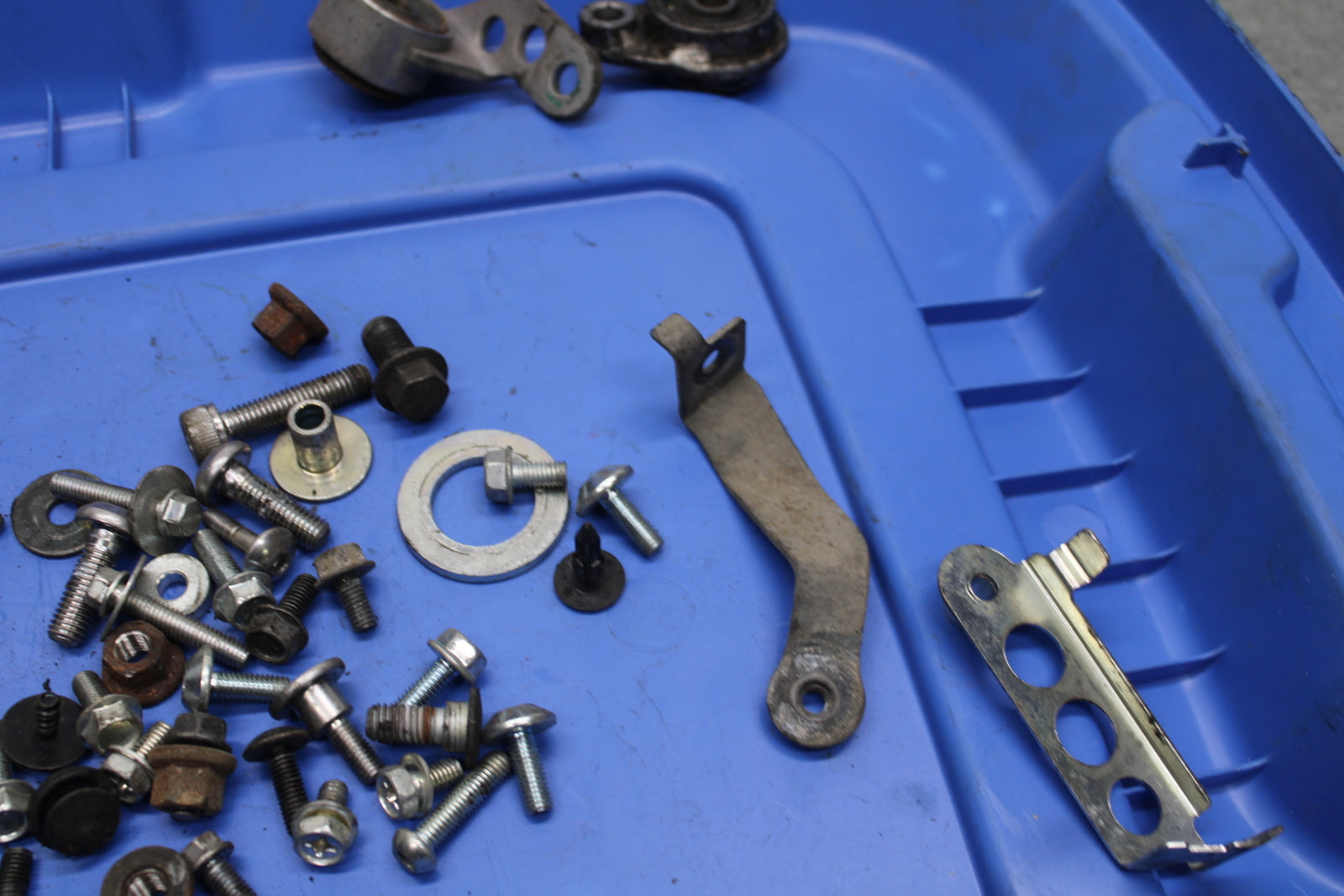 08-10 SUZUKI GSXR 600 MOUNTING BOLTS HARDWARE MOTOR SCREWS BB132