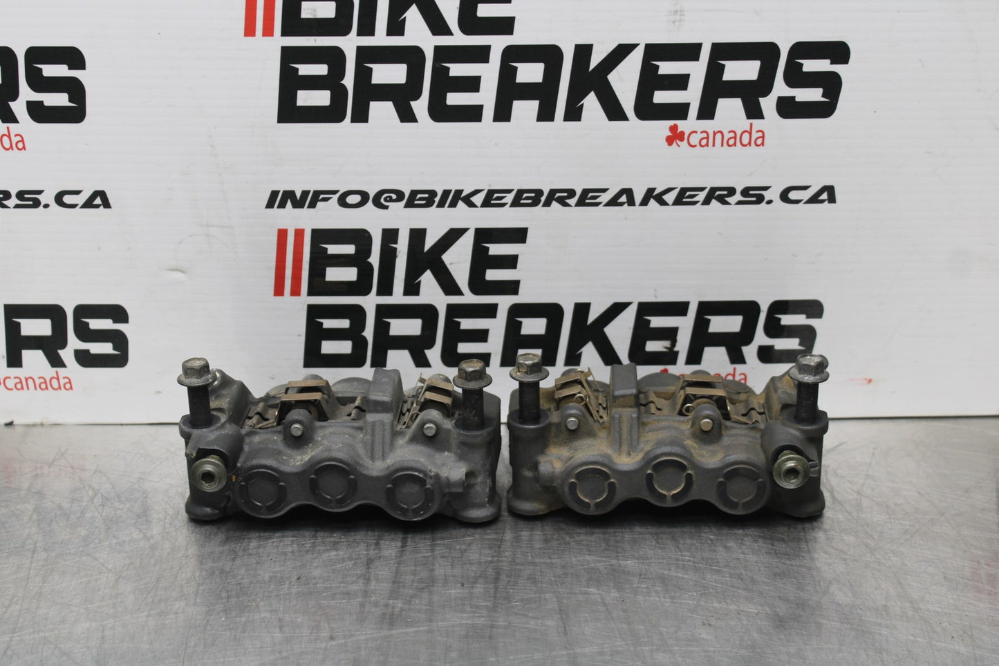 07-08 YAMAHA YZF R1 RIGHT LEFT FRONT BRAKE CALIPER SET PAIR CALIPERS BB771